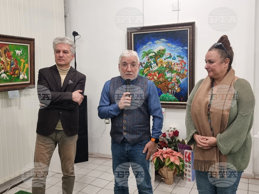 Художничката Албена Палова представи концептуална изложба в родния си Ямбол