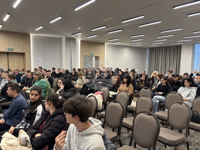 Ученици разгледаха новопостроения комплекс „СамЕлион“ 