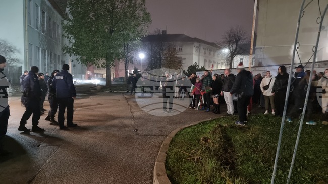 Кметът на Враца ще подаде сигнал и ще заведе дело срещу протестиращи заради тормоз над семейството му