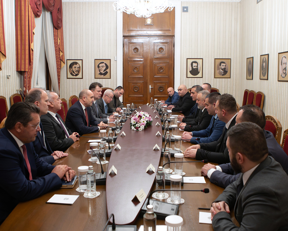 Румен Радев: Вписването на българите в конституцията на РСМ значително ще ускори пътя на страната към ЕС