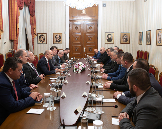 Румен Радев: Вписването на българите в конституцията на РСМ значително ще ускори пътя на страната към ЕС