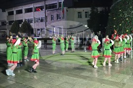 Гоце Делчев - коледна елха - празнични светлини