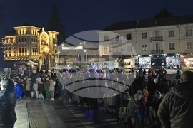 Гоце Делчев - коледна елха - празнични светлини