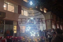 Мъглиж - коледна елха - празнични светлини