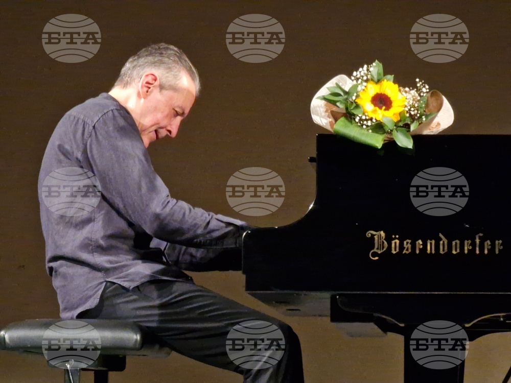 Първият концерт на пианиста Людмил Ангелов във Велико Търново препълни залата на читалище „Надежда“
