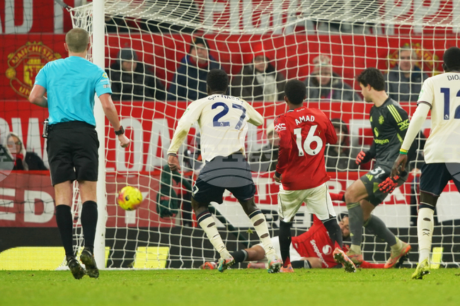 Манчестър Юнайтед не успя да победи Уест Хям и пропусна да излезе на пето място във Висшата лига