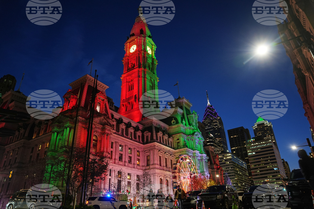 Philadelphia Daily Life Holiday Lights