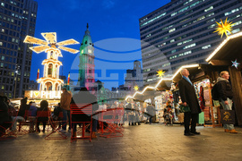 Philadelphia Daily Life Holiday Lights