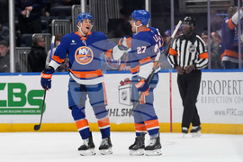 Avalanche Islanders Hockey