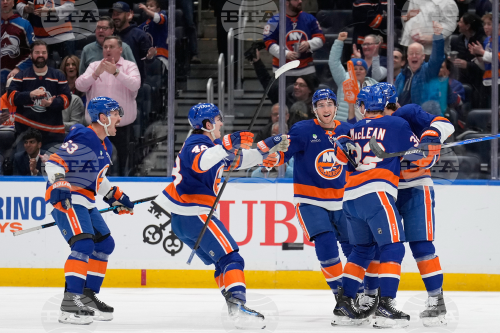 Avalanche Islanders Hockey