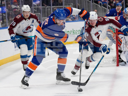 Avalanche Islanders Hockey