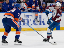 Avalanche Islanders Hockey
