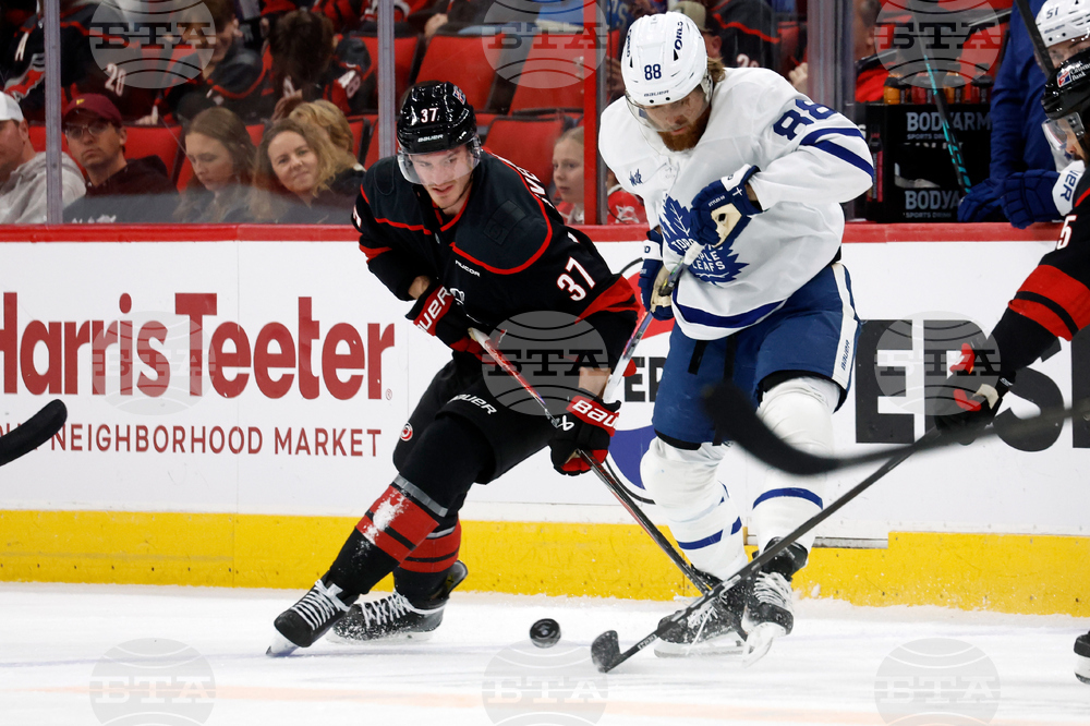 Maple Leafs Hurricanes Hockey