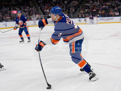 Avalanche Islanders Hockey