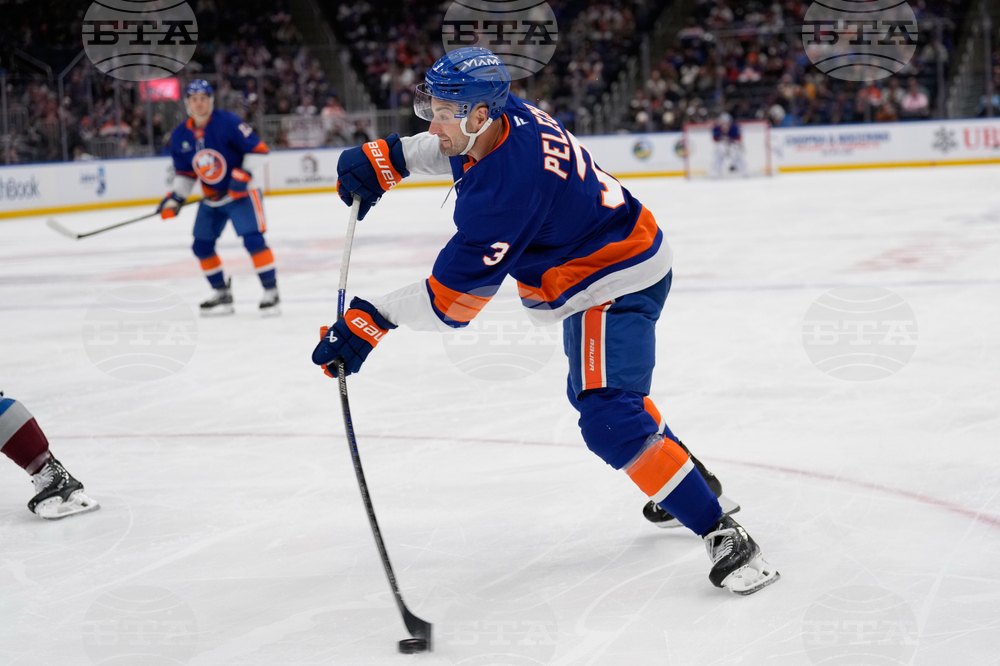 Avalanche Islanders Hockey