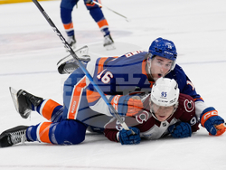 Avalanche Islanders Hockey
