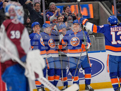 Avalanche Islanders Hockey