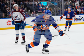 Avalanche Islanders Hockey