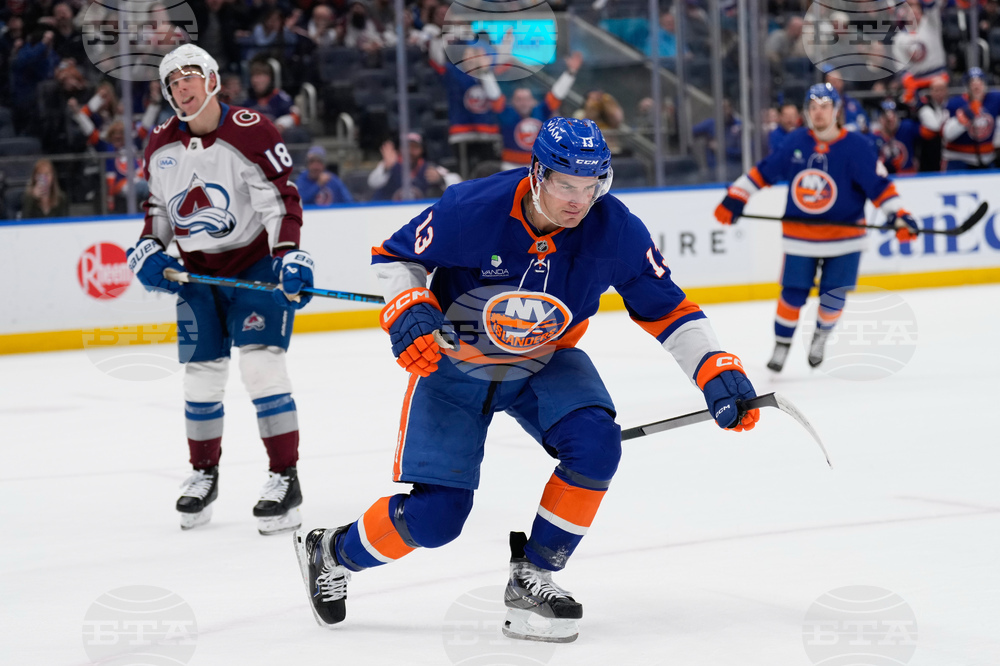 Avalanche Islanders Hockey