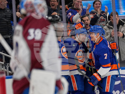 Avalanche Islanders Hockey