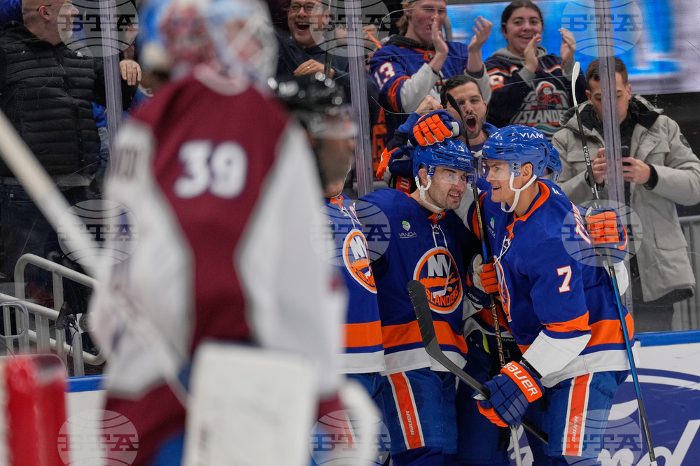 Avalanche Islanders Hockey