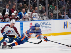 Avalanche Islanders Hockey