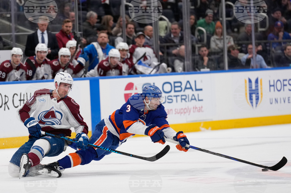 Avalanche Islanders Hockey