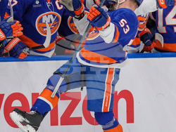 Avalanche Islanders Hockey