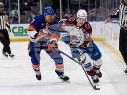 Avalanche Islanders Hockey