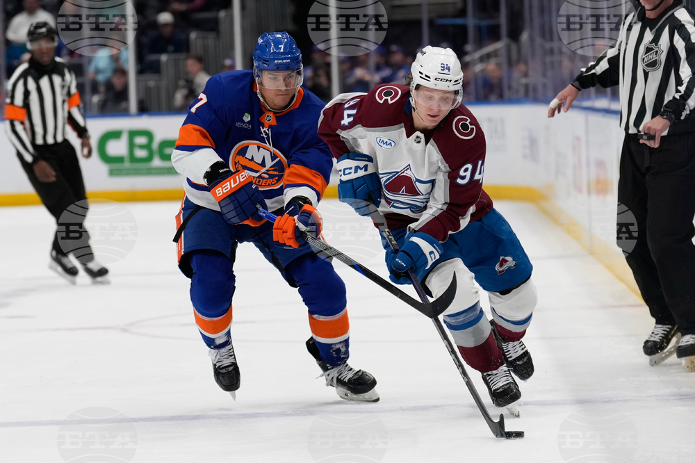 Avalanche Islanders Hockey