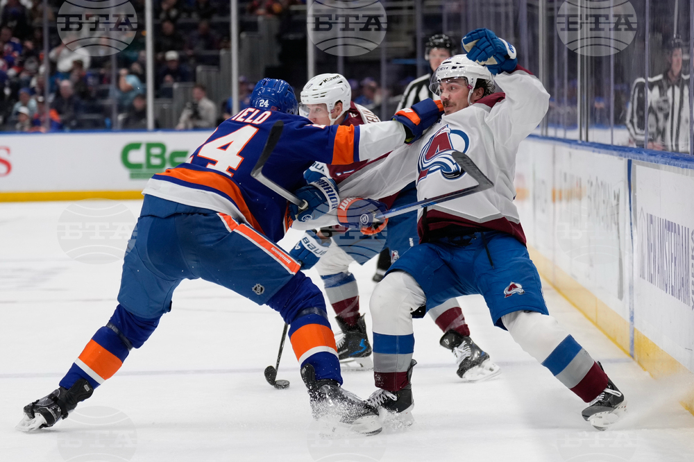 Avalanche Islanders Hockey