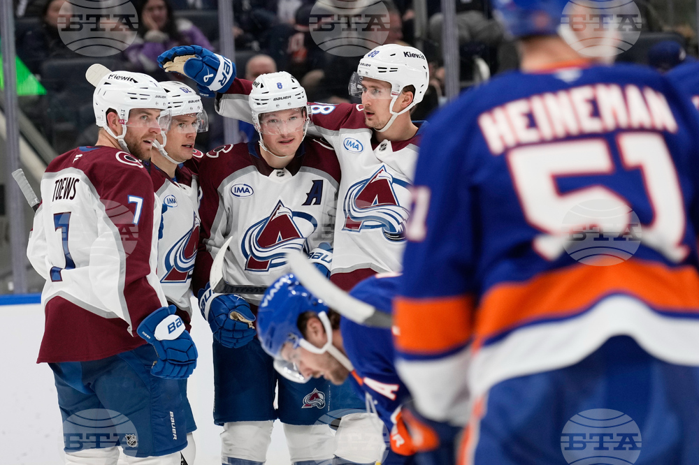 Avalanche Islanders Hockey