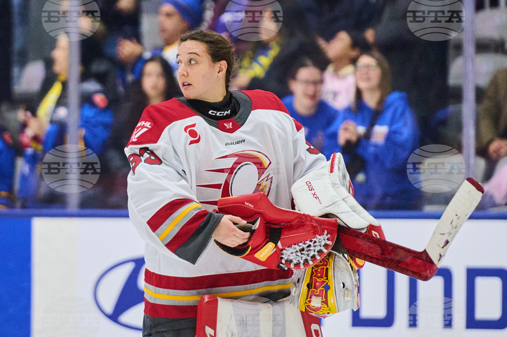 PWHL Charge Sceptres Hockey