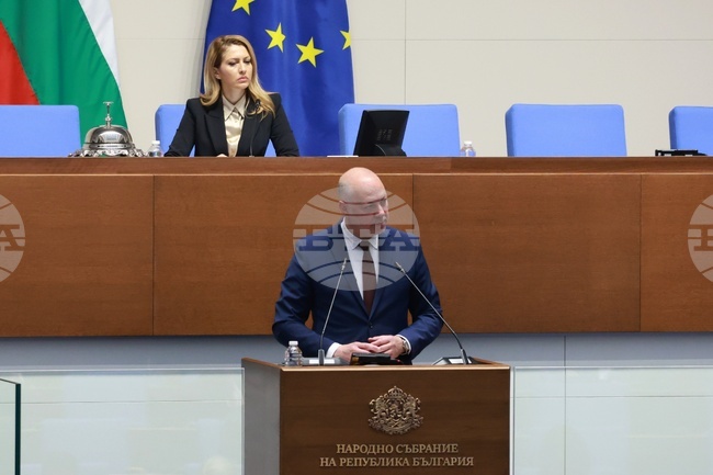 В проекта за държавен бюджет се предлагат 60 млн. евро за купуване на лизинг на хеликоптери за гасене на пожари и спасяване, съобщи премиерът