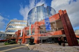 Бургас - Бургаски свободен университет - връчване на дипломи