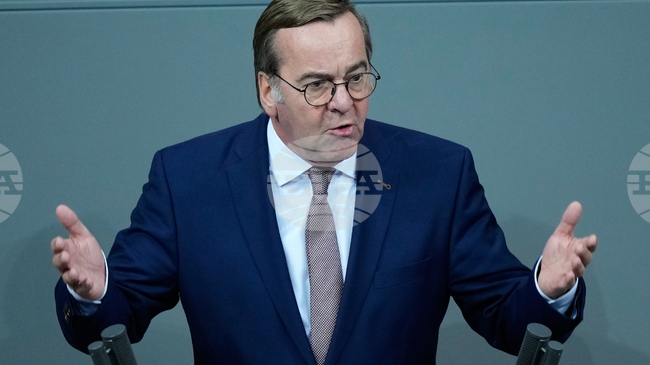 Германският министър на отбраната защити германските сили от критиките на Тръмп за НАТО в Афганистан 