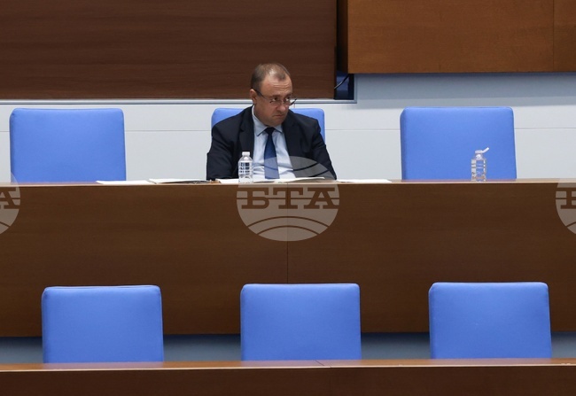 Министър Иван Иванов коментира, че ще проследи сроковете по полагане на маркировка по републиканския път в участъка между Видин и Монтана