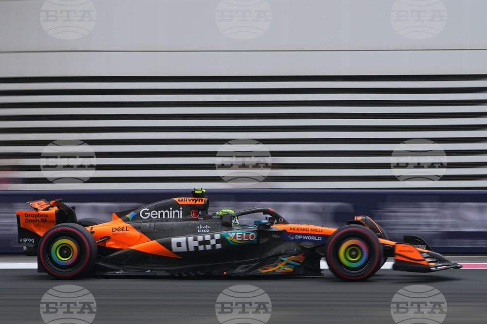 Abu Dhabi F1 GP Auto Racing