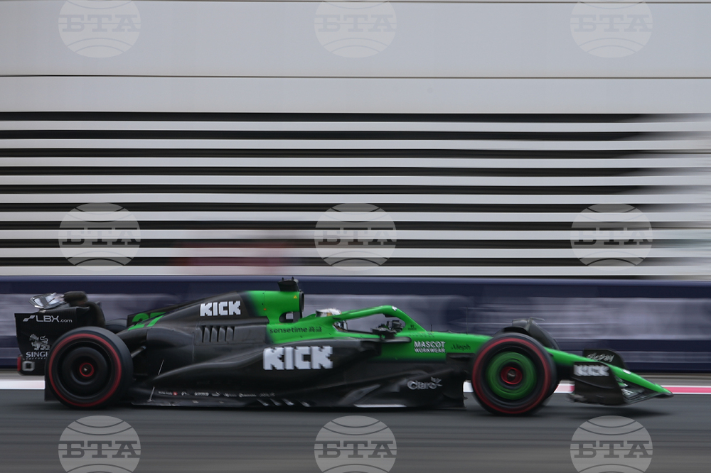 Abu Dhabi F1 GP Auto Racing