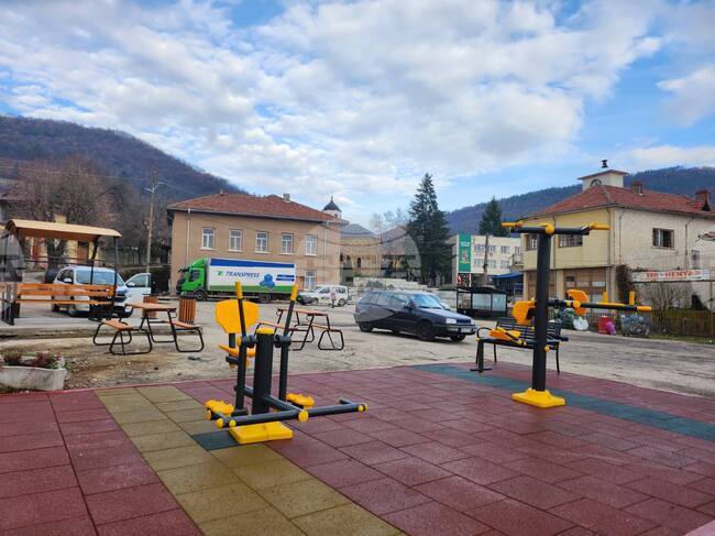 Ново пространство за отдих и спорт е оформено в централната част на троянското село Врабево с финансиране по различни проекти