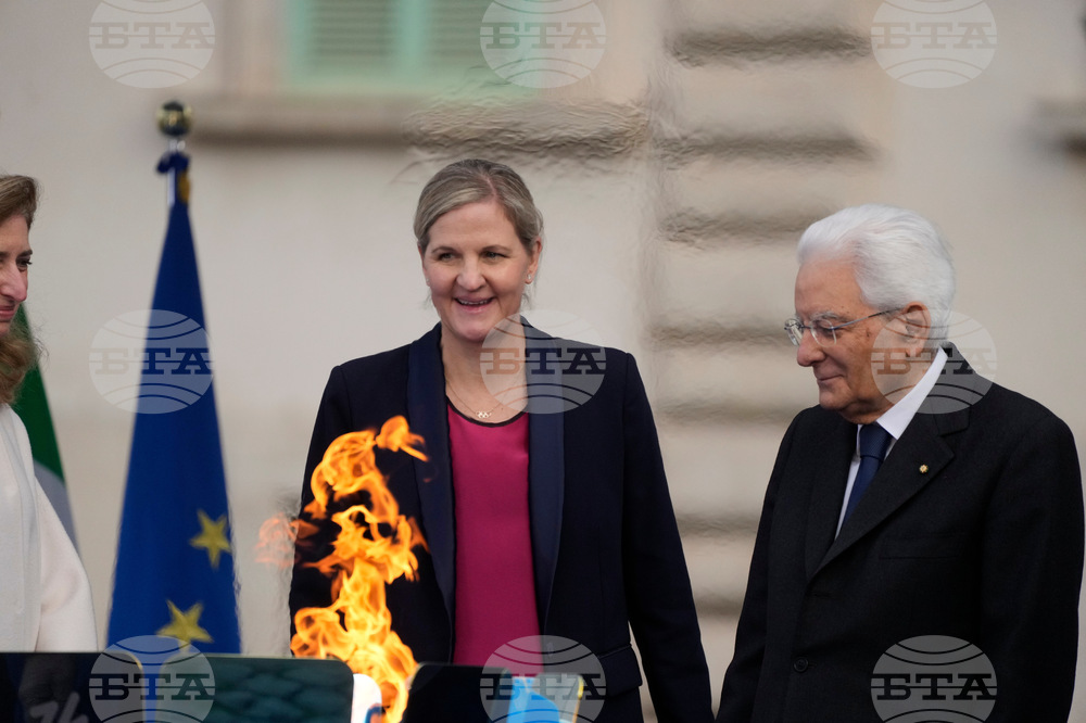 Олимпийският огън беше запален в Рим два месеца преди началото на зимните игри