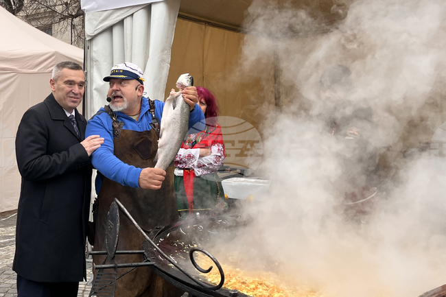 Национален рибен фест посреща посетители днес в центъра на София