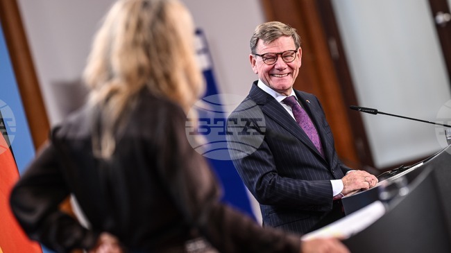 Берлин няма нужда от "съвети отвън", каза германският външен министър в отговор на новата Стратегията за национална сигурност на САЩ