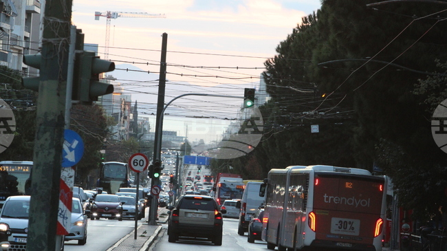 В Атина започва подмяна на част от тролейбусите с електрически автобуси