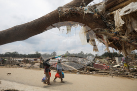 APTOPIX Indonesia Extreme Weather Asia Flooding