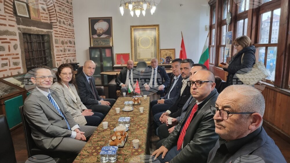 По повод 5 декември представители на местната власт и турският консул в Пловдив изпиха по чаша турско кафе в Джумая джамия 