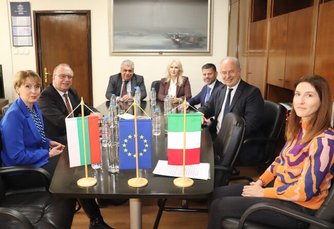 ОА Русе: Икономика, култура и образование на фокус по време на среща между заместник областния управител Георги Георгиев и посланика на Италия Н. Пр. Марчело Апичела