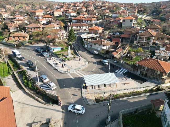 Община Котел изпълнява ремонти в населените места 