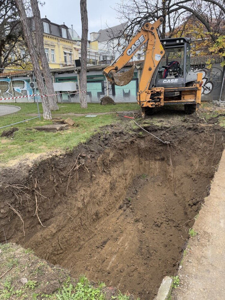 Десет подземни контейнера за битови отпадъци ще бъдат монтирани през идните две години в Русе