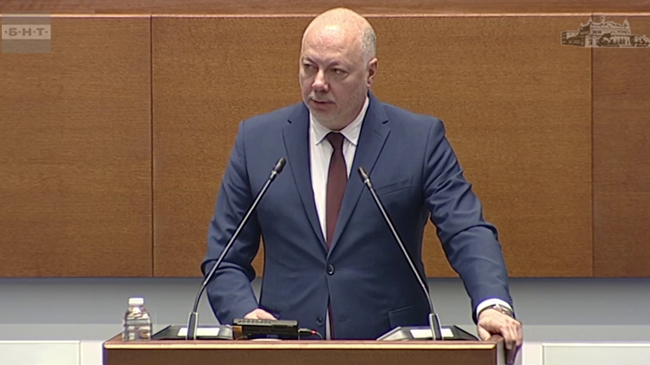 В проекта за държавен бюджет се предлагат 60 млн. евро за купуване на лизинг на хеликоптери за гасене на пожари и спасяване, съобщи премиерът